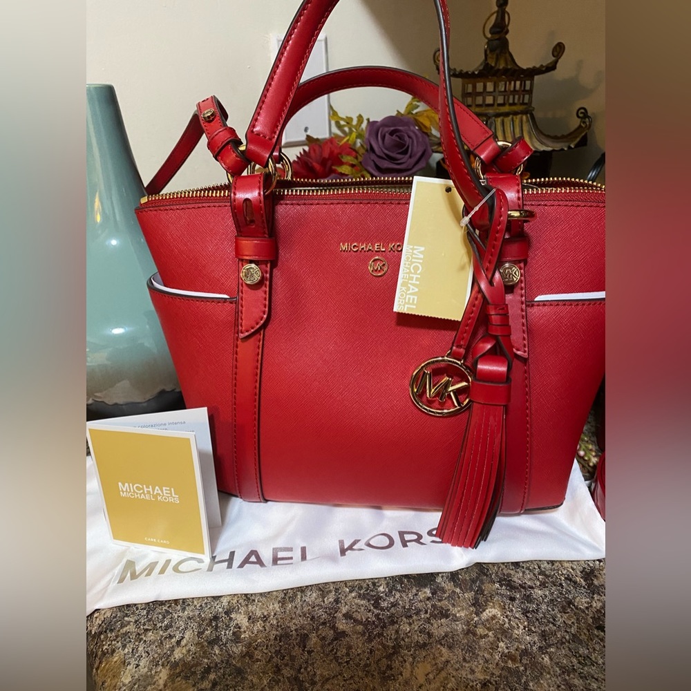 ❤️🔥MICHAEL KORS SAFFIANO LEATHER CROSSBODY/SATCHEL TOTE w/FREE DUST BAG 👜 - Picture 3 of 15